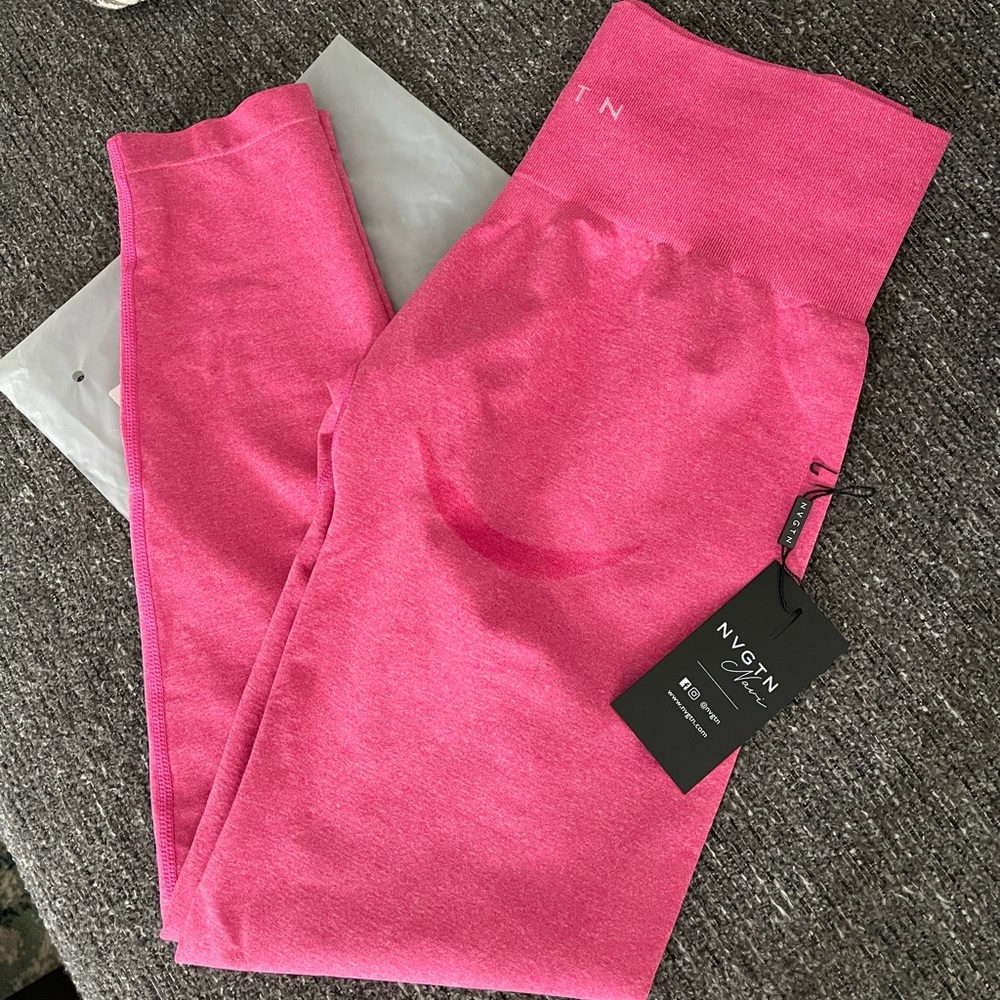 NVGTN Fuchsia Curve Seamless Leggings sz L (never worn/ too small for me)